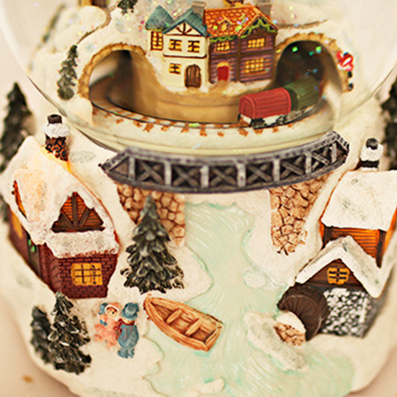 🎅 Illuminated Musical Rotating Christmas Snow Globe