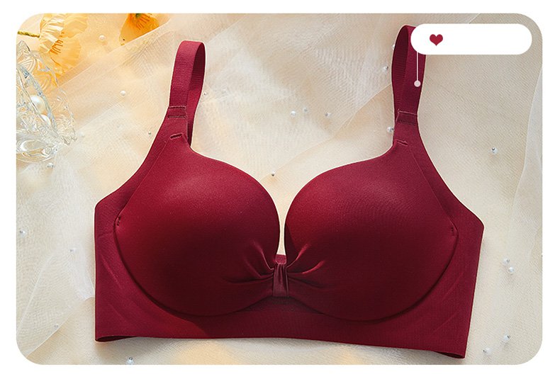 Zero Feel, 100% Charm—Your New Essential Bra!