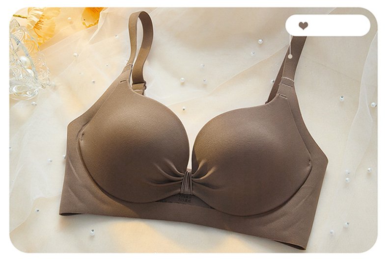 Zero Feel, 100% Charm—Your New Essential Bra!