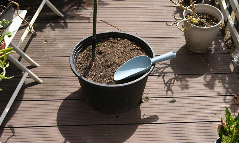 The Ultimate Gardening Helper: Durable Flower Spade