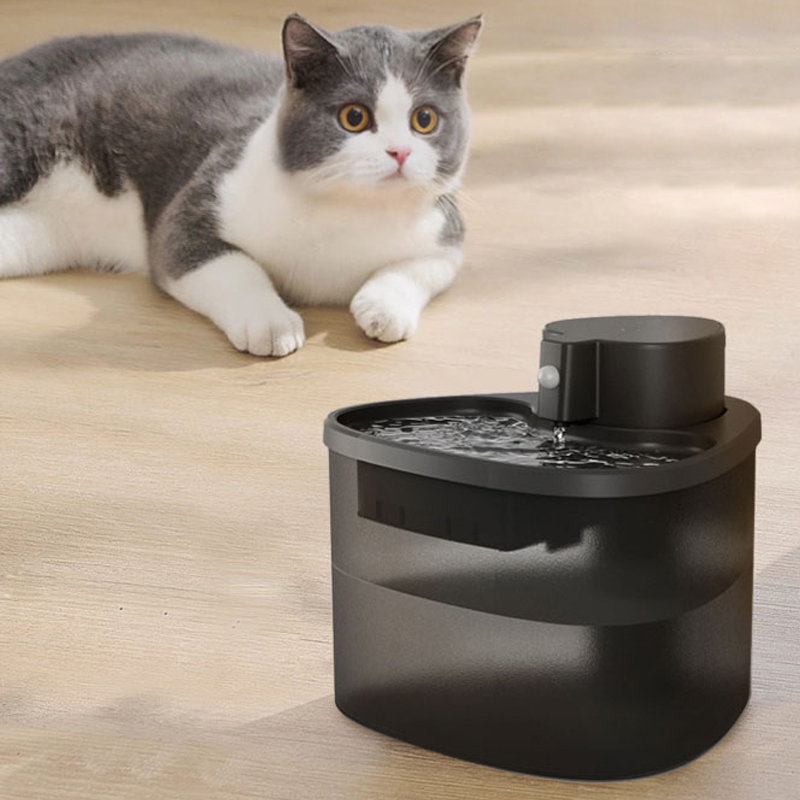 Motion Sensor Pet Water Dispenser Without Electricity (2L)
