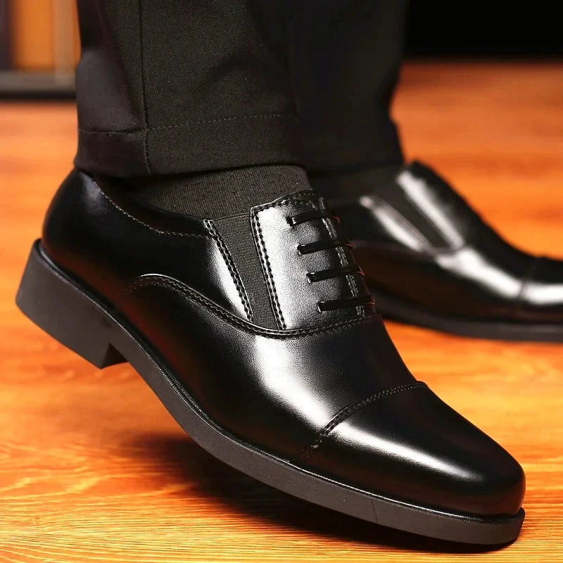 Chaussures en cuir pour hommes d'affaires.